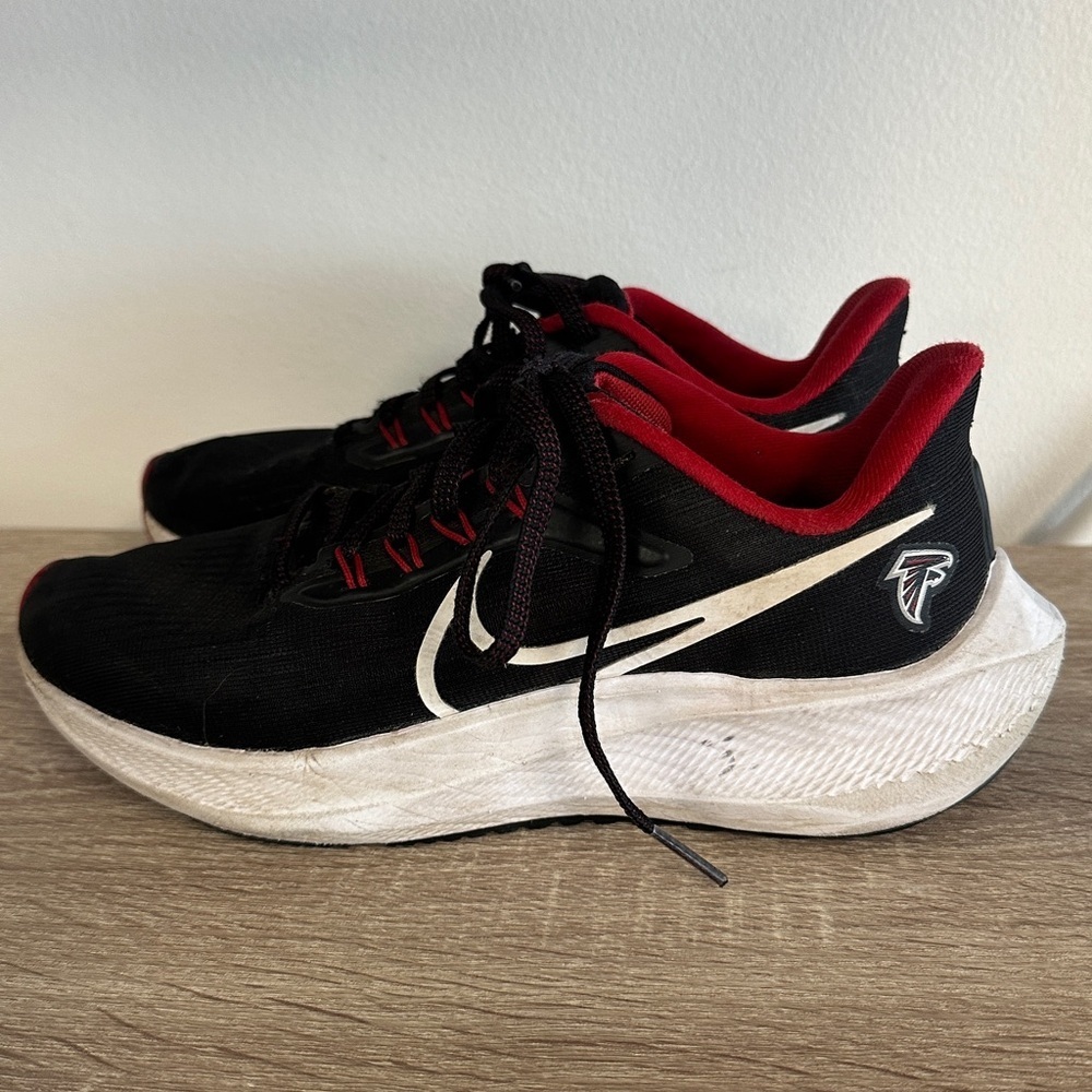 Nike Atlanta Falcons Air Zoom 39 Pegasus NFL Running Shoes Youth 4